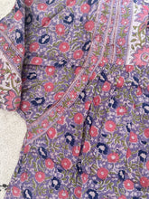 Load image into Gallery viewer, the MINT top - Lavender w/ pink navy floral