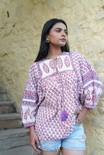 Load image into Gallery viewer, the MINT top - White with red purple floral