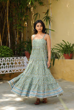 Load image into Gallery viewer, the SENF maxi - green w/ blue floral