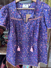 Load image into Gallery viewer, the GINKO top - dark purple w/ pink floral