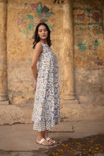 Load image into Gallery viewer, the KAFFIR midi - white with blue floral