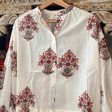 Load image into Gallery viewer, The CLOVE top - white with red buta