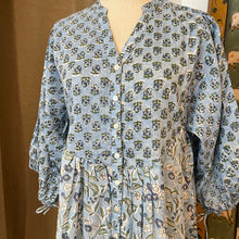 Load image into Gallery viewer, the CHILLI maxi - soft blue floral