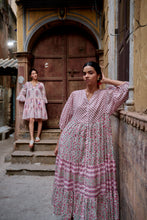 Load image into Gallery viewer, the CHILLI maxi - soft pink floral