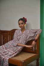 Load image into Gallery viewer, The CHILLI midi - white with brown and pink floral