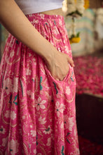Load image into Gallery viewer, Panelled skirt with pockets - the happy pink