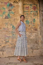 Load image into Gallery viewer, the TIERED skirt - white and blue floral
