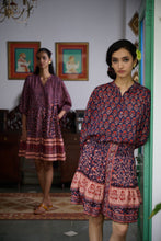 Load image into Gallery viewer, the DILL skirt - vintage navy with red floral