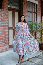 Load image into Gallery viewer, The Pepper maxi - Light Green floral
