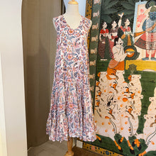 Load image into Gallery viewer, the JASMINE midi - white w/ pink brown floral