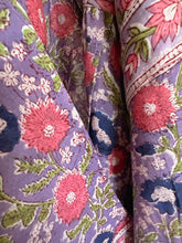 Load image into Gallery viewer, the MINT top - Lavender w/ pink navy floral