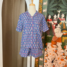 Load image into Gallery viewer, Pyjamas shorts set - blue w/ pink floral