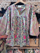 Load image into Gallery viewer, the MINT top - pea green w/ fuchsia floral