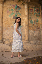 Load image into Gallery viewer, the KAFFIR midi - white with blue floral