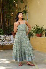 Load image into Gallery viewer, the SENF maxi - green w/ blue floral