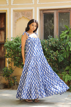 Load image into Gallery viewer, the SAGE Maxi - blue and white floral