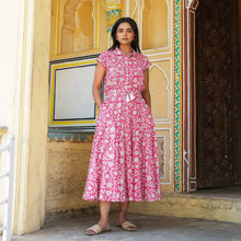 Load image into Gallery viewer, the Godet Skirt - magenta w/ white floral
