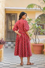 Load image into Gallery viewer, the ANISE midi - deep red with butis