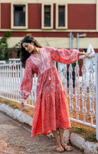 Load image into Gallery viewer, The WASABI midi -apricot w/ pink floral