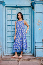 Load image into Gallery viewer, the KAFFIR midi - blue floral