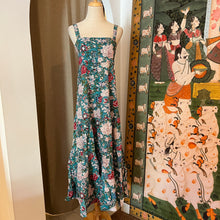 Load image into Gallery viewer, the SENF maxi - royal green w/ red blue floral