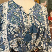 Load image into Gallery viewer, the MINT top - denim blue floral