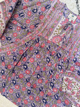 Load image into Gallery viewer, the MINT top - Lavender w/ pink navy floral
