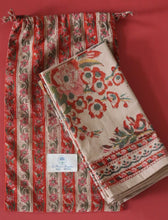 Load image into Gallery viewer, GIETHOORN Napkins - Beige & orange floral (set of 6)