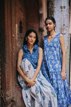 Load image into Gallery viewer, the CEYLON top - blue butis