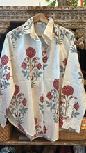 Load image into Gallery viewer, The HOLIDAY shirt - white & red butas