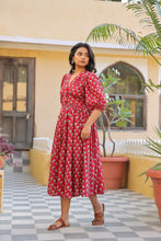 Load image into Gallery viewer, the ANISE midi - deep red with butis