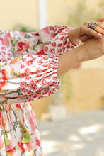 Load image into Gallery viewer, The WASABI midi - White with red and green floral