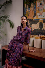 Load image into Gallery viewer, The BASIC shirt - Vintage NAVY with red butis