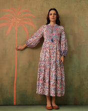 Load image into Gallery viewer, The WASABI midi - White with blue floral