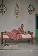 Load image into Gallery viewer, The WASABI midi - Brown with red butis