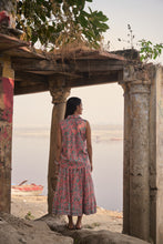 Load image into Gallery viewer, the PANELLED skirt - soft pink floral with lurex