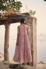 Load image into Gallery viewer, The TAMARIND maxi - soft pink floral with lurex
