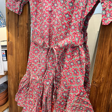 Load image into Gallery viewer, the New Chives dress - pink geometrics