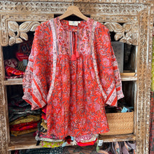 Load image into Gallery viewer, the MINT top - coral pink floral