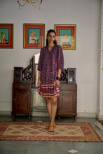 Load image into Gallery viewer, the CHILLI mini - vintage navy with red floral