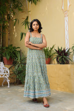 Load image into Gallery viewer, the SENF maxi - green w/ blue floral