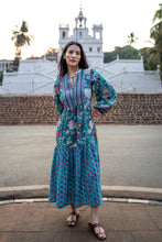 Load image into Gallery viewer, The WASABI midi - royal green w/ red blue floral
