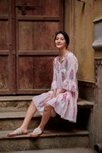Load image into Gallery viewer, the STEVIA dress - soft pink with butas