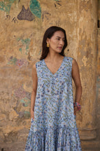 Load image into Gallery viewer, the JASMINE midi - soft blue floral