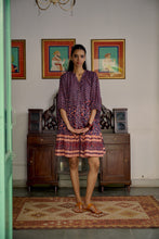 Load image into Gallery viewer, the CHILLI mini - vintage navy with red floral