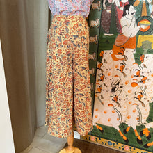 Load image into Gallery viewer, Rhubarb flared culottes - beige w/ orange floral