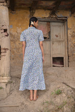 Load image into Gallery viewer, the MALABAR maxi - blue floral