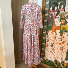 Load image into Gallery viewer, The Pepper maxi - white with pink brown floral