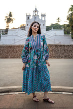 Load image into Gallery viewer, The WASABI midi - royal green w/ red blue floral