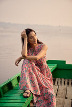 Load image into Gallery viewer, the BORAGE MIDI dress - pink pastels floral